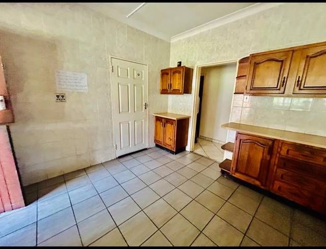 4 BEDROOM HOUSE FOR SALE IN VANDERBIJLPARK CE 2
